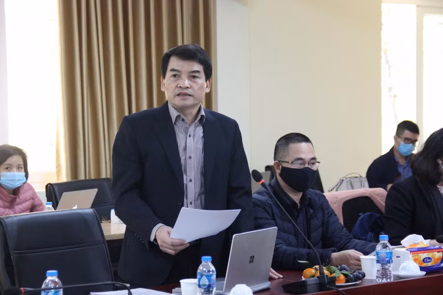 Ông Phạm Tuấn Anh, Phó Cục trưởng Cục Nhà giáo và Cán bộ quản lý giáo dục phát biểu tại hội thảo.