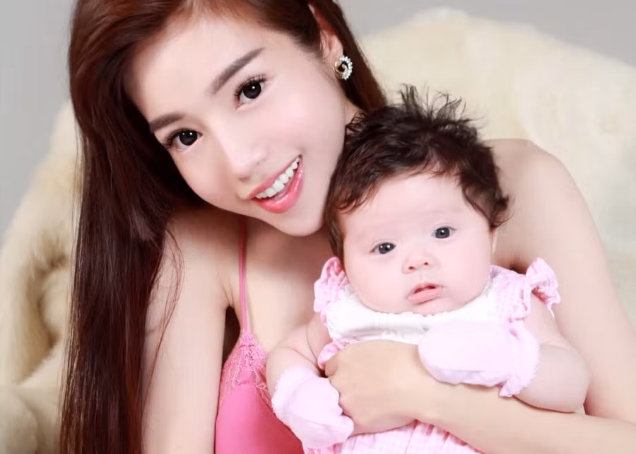 3 mỹ nhân không bao giờ hết “hot” nhờ sống cùng scandal