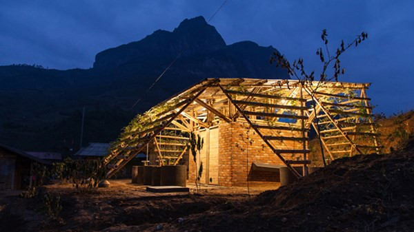 Gặp người dựng nhà tre đoạt giải thế giới ảnh 1 Gặp người dựng nhà tre đoạt giải thế giới ảnh 1
