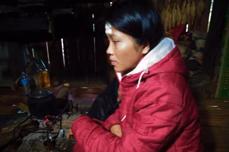 Y Lên vẫn chưa hết xót xa khi người em gái xấu số đã bỏ người thân ra đi mãi mãi.