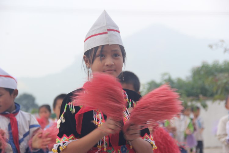 PGS Đặng Quốc Bảo nhấn mạnh chúng ta phải xây dựng những nhà trường tử tế và hẳn hoi. Ảnh: TG PGS Đặng Quốc Bảo nhấn mạnh chúng ta phải xây dựng những nhà trường tử tế và hẳn hoi. Ảnh: TG