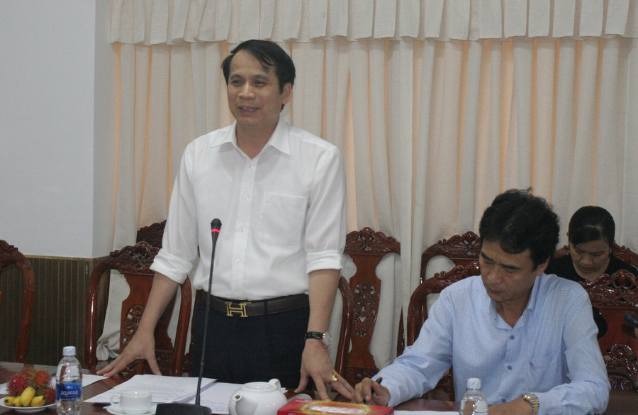 Thứ trưởng Phạm Mạnh Hùng phát biểu tại cuộc họp