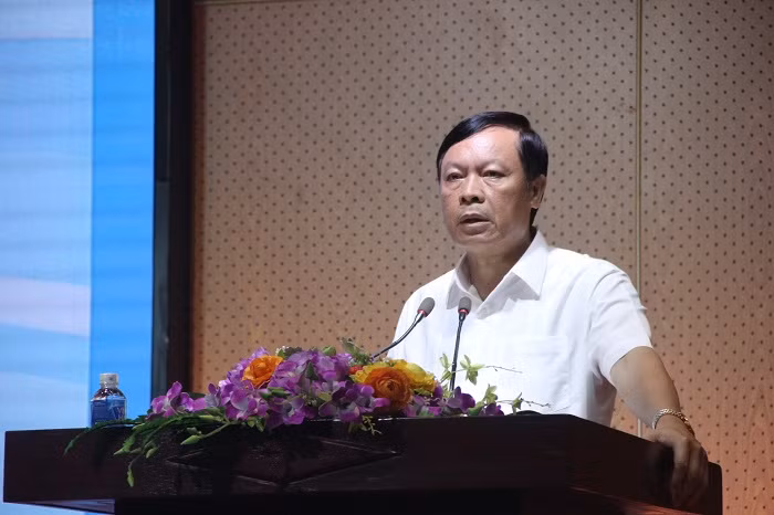 PGS.TS Phạm Văn Linh Trưởng ban chỉ đạo Biên soạn chương trình, giáo trình, Phó Chủ tịch Hội đồng Lý luận Trung ương phát biểu tại buổi tọa đàm.