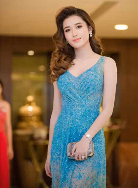 Tai san kech su cua ban trai dai gia gan 2 doi vo va co con rieng cua Huyen My - Anh 1