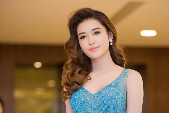 Tài sản kếch sù của bạn trai đại gia của Huyền My