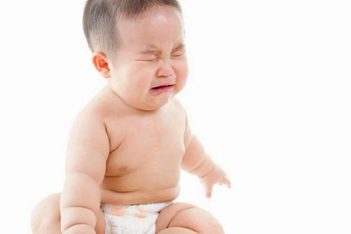 Trẻ sơ sinh bị sôi bụng có nguy hiểm không?