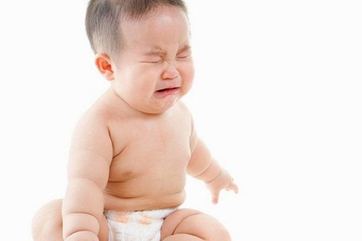 Trẻ sơ sinh bị sôi bụng có nguy hiểm không?