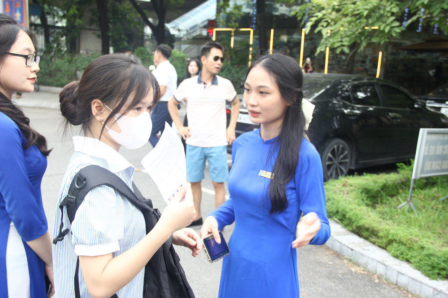 Phạm Thị Ngọc Kiều năng nổ tham gia các hoạt động tình nguyện. Ảnh: TG. Phạm Thị Ngọc Kiều năng nổ tham gia các hoạt động tình nguyện. Ảnh: TG.