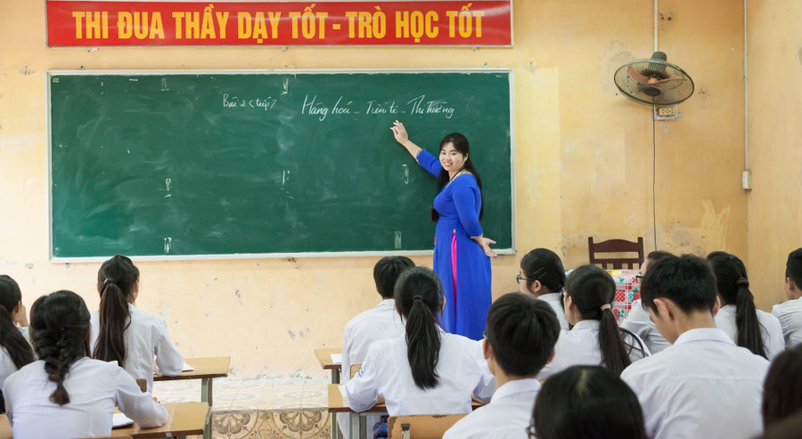 Giờ học môn Giáo dục Công dân tích hợp nội dung phòng chống tham nhũng của cô trò Trường THPT Ngô Quyền (huyện Ba Vì, Hà Nội). Ảnh: Vân Anh