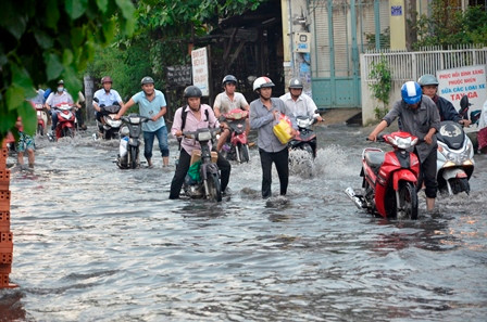 Người Sài Gòn bì bõm giữa “phố sông“ ảnh 5 Đường An Dương Vương (quận 6)