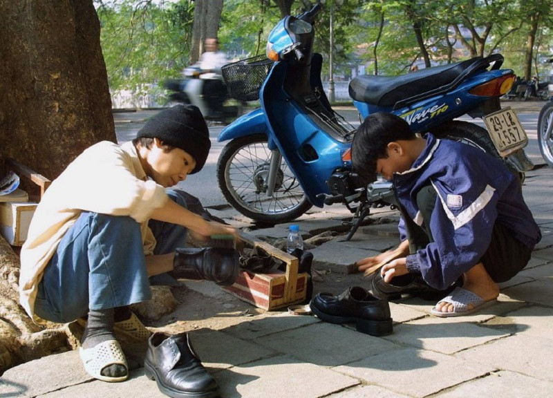 Trẻ em mắc kẹt trong lao động bị tước mất tuổi thơ, sức khỏe tổn hại, mất cơ hội thoát nghèo và phải đối mặt với nhiều nguy cơ. Ảnh minh họa.