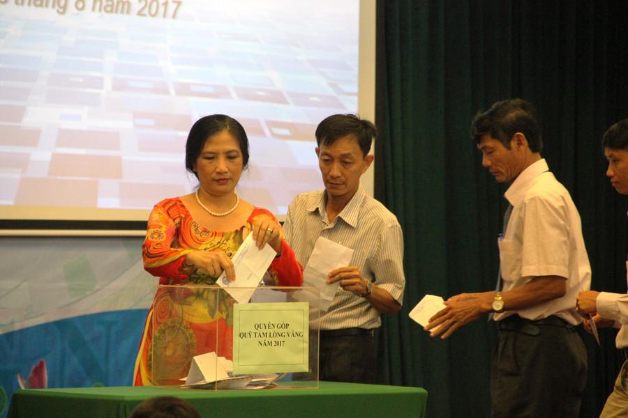 Phát động ủng hộ đồng bào bão lụt