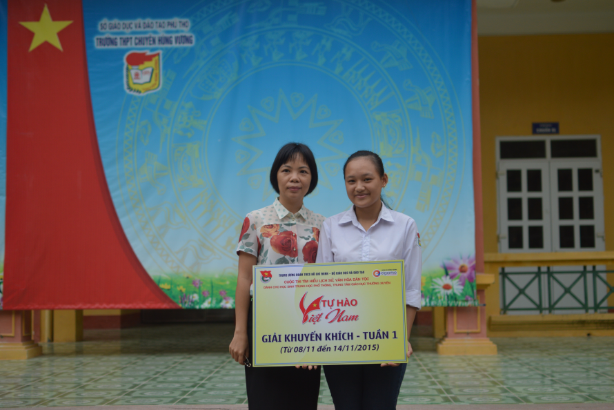 Cô giáo Nguyễn Thị Thanh Thủy và học trò Cô giáo Nguyễn Thị Thanh Thủy và học trò