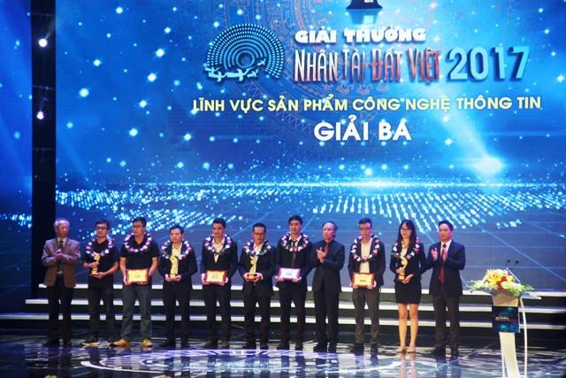 Trao giải 3 lĩnh vực CNTT