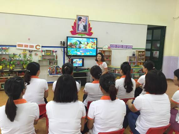 Buổi chia sẻ “Trò chơi trên máy tính của cô Uyên với các bạn đồng nghiệp” Buổi chia sẻ “Trò chơi trên máy tính của cô Uyên với các bạn đồng nghiệp”