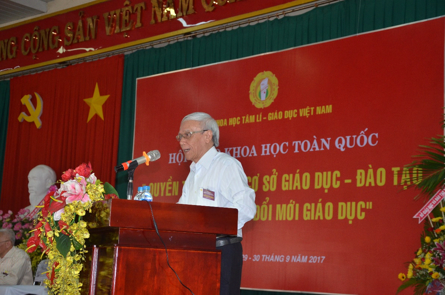 PGS- TS Trần Kiều phát biểu tại Hội thảo khoa học Toàn quốc “Quyền tự chủ của cơ sở giáo dục – đào tạo trong bối cảnh đổi mới giáo dục do Hội Khoa học Tâm lí- Giáo dục Việt Nam tổ chức, Tây Ninh tháng 9 năm 2017. PGS- TS Trần Kiều phát biểu tại Hội thảo khoa học Toàn quốc “Quyền tự chủ của cơ sở giáo dục – đào tạo trong bối cảnh đổi mới giáo dục do Hội Khoa học Tâm lí- Giáo dục Việt Nam tổ chức, Tây Ninh tháng 9 năm 2017.