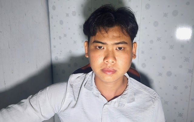 Phạm Văn Thơm tại cơ quan công an. (Ảnh: Phước Thành)