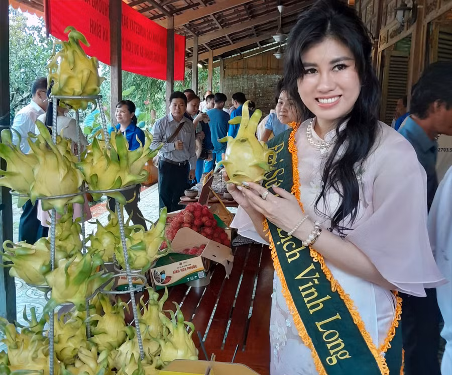 Trưng bày, giới thiệu đặc sản và sản phẩm OCOP.