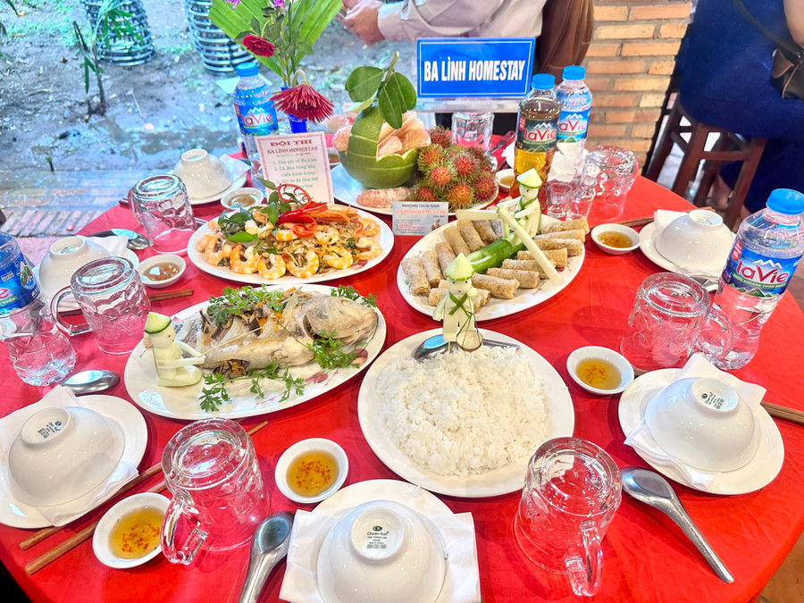 Sản phẩm ẩm thực dự thi của các homestay.