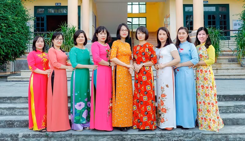 Giáo viên tổ Ngữ văn, Trường THPT Chuyên Lê Quý Đôn. Ảnh tư liệu: NTCC