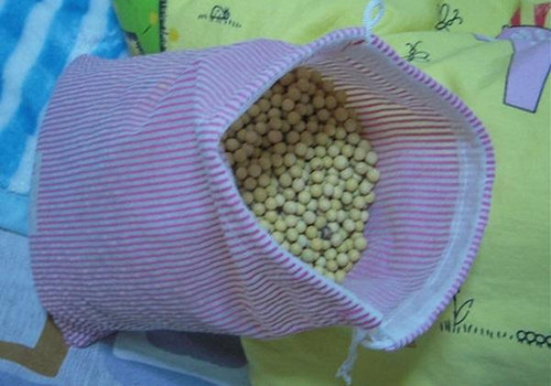 Bác sĩ tiết lộ: Cho một ít hạt đậu nành vào ruột gối, bệnh đau cổ vai gáy sẽ “biến mất” ảnh 2 Bác sĩ tiết lộ: Cho một ít hạt đậu nành vào ruột gối, bệnh đau cổ vai gáy sẽ “biến mất” ảnh 2