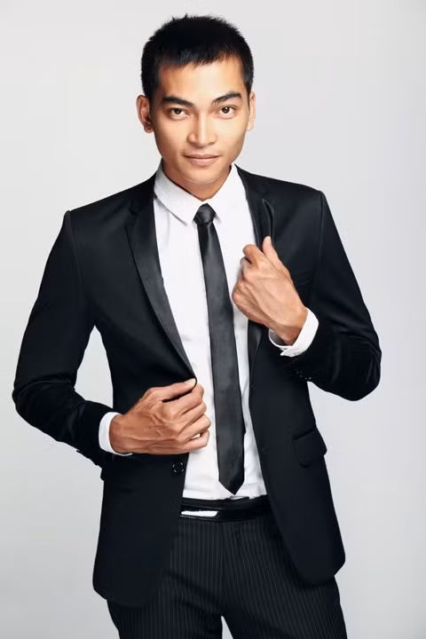 Những quý ông của showbiz Việt từng vào vai giang hồ cộm cán
