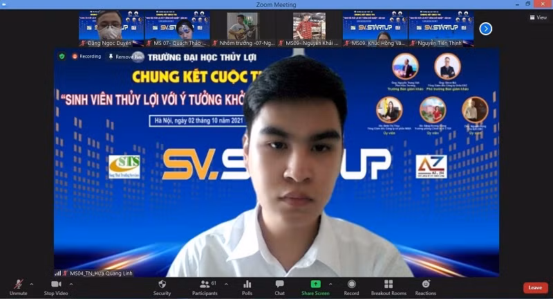 Sinh viên Trường Đại học Thủy lợi thuyết trình tại vòng chung kết cuộc thi Sinh viên với ý tưởng khởi nghiệp cấp trường.