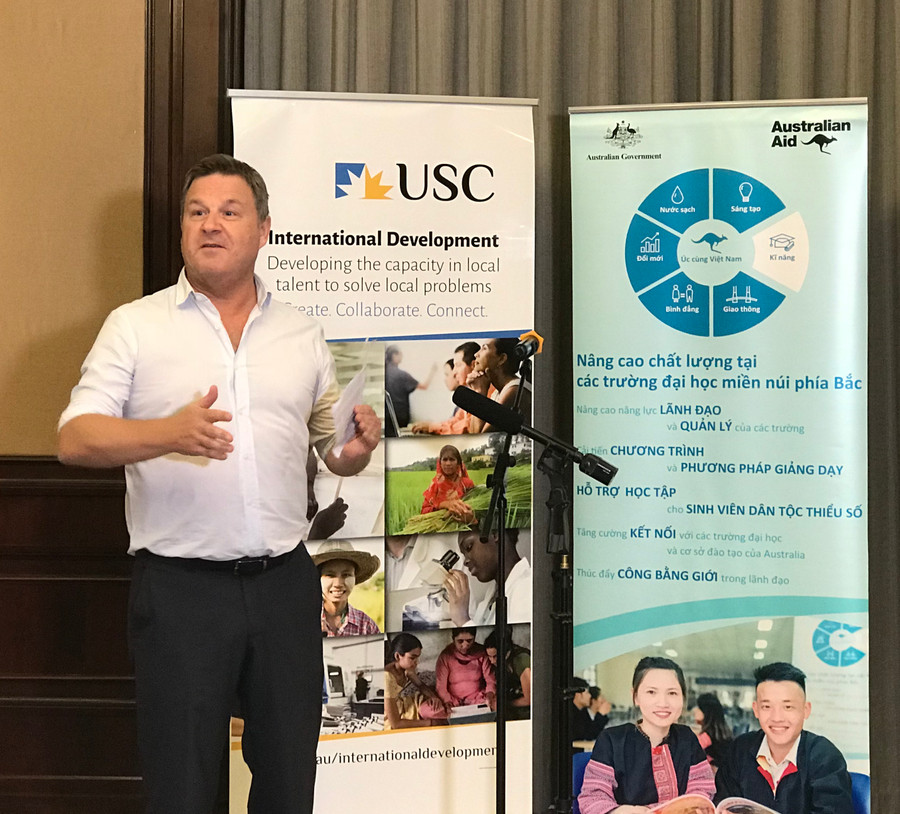 Ông Michael Sadlon – Giám đốc Chương trình Aus4Skills - phát biểu tại lễ bế giảng khóa học Ông Michael Sadlon – Giám đốc Chương trình Aus4Skills - phát biểu tại lễ bế giảng khóa học