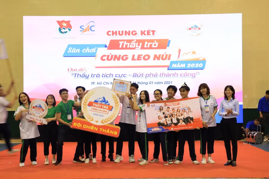Trường THPT Marie Curie (Quận 3) giành giải Nhất tại hội thi Thầy trò cùng leo núi 2020.