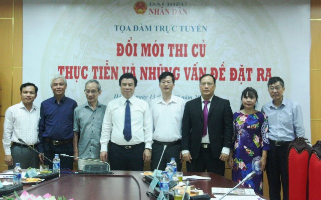 Tọa đàm trực tuyến “Đổi mới thi cử - thực tiễn và những vấn đề đặt ra”