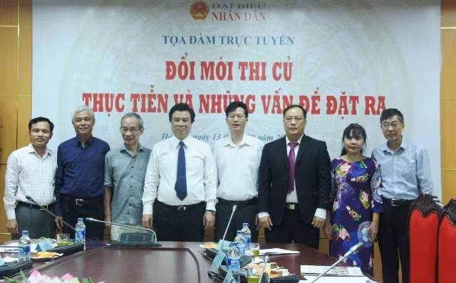 Tọa đàm trực tuyến “Đổi mới thi cử - thực tiễn và những vấn đề đặt ra”