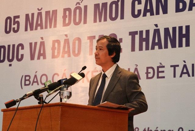 PGS.TS Nguyễn Kim Sơn - Giám đốc ĐHQG Hà Nội phát biểu tại hội thảo PGS.TS Nguyễn Kim Sơn - Giám đốc ĐHQG Hà Nội phát biểu tại hội thảo