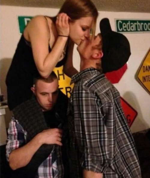 cuoi-te-ghe-27-10-cach-hon-con-gai-khong-ton-cong