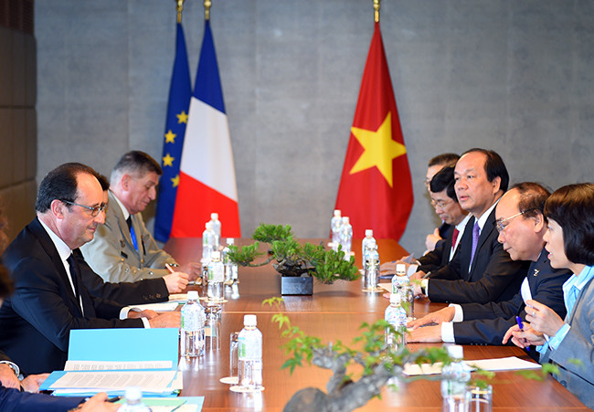 Thủ tướng Chính phủ Nguyễn Xuân Phúc gặp Tổng thống Pháp Francois Hollande.