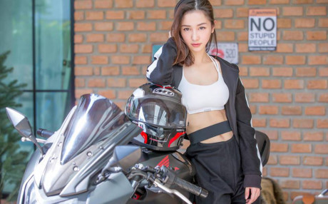 Nhan sắc gợi cảm của hot girl 9X vừa ẵm giải Cánh diều vàng 2017 - Ảnh 5 Nhan sac goi cam cua hot girl 9X vua am giai Canh dieu vang 2017 - Anh 5