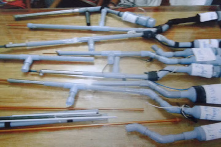 Nghệ An: Nổ súng tự chế, 1 học sinh bị đạn găm vào đùi