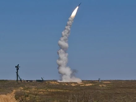 Trung đoàn tên lửa S-400 thứ tư bảo vệ Moscow