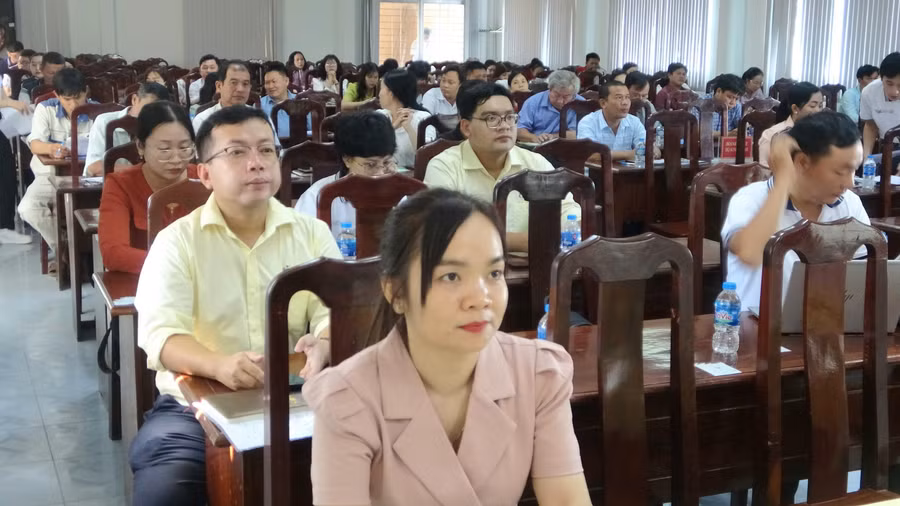 Các học viên tham dự lớp tập huấn. Các học viên tham dự lớp tập huấn.