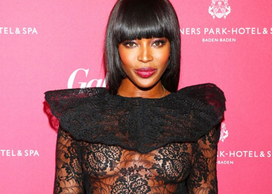 Báo đen Naomi Campbell áo mỏng như sương, quyến rũ khó lường!