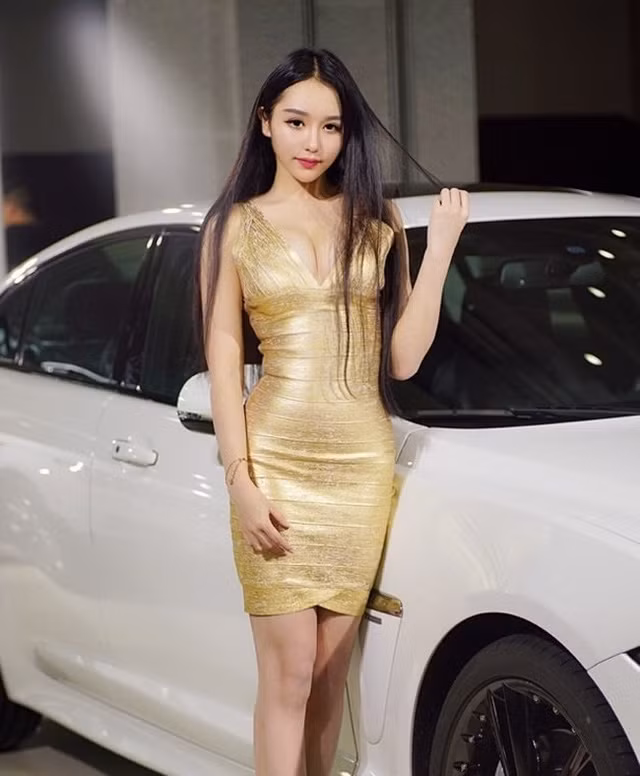 Ảnh khoe da thịt của cô gái chưa đủ 18 tuổi gây tranh cãi ảnh 7