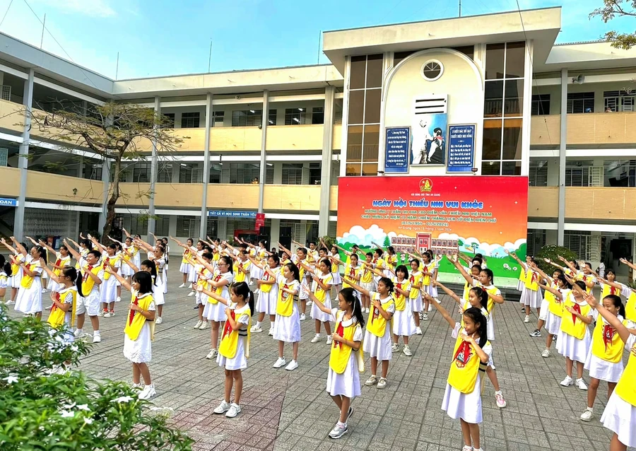 Thiếu nhi An Giang tham gia ngày hội.