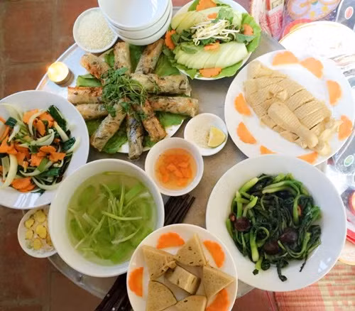 Rằm tháng 7: Chị em chia sẻ mâm cỗ cúng Rằm - 6