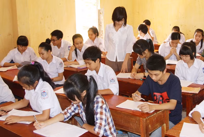 Trong giờ học tại Trường THCS TT Sông Thao (Phú Thọ). Ảnh: Nam Khánh