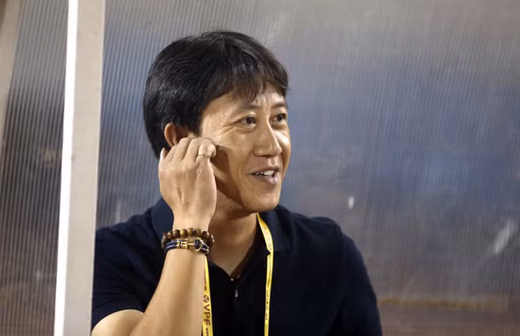 HLV Nguyễn Thành Công sẽ về tiếp quản “ghế nóng” đội bóng xứ Quảng ở phần còn lại mùa giải.