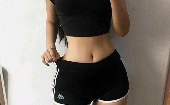 4 động tác đơn giản tập ngay tại nhà giúp bạn gái đốt cháy mỡ bụng 