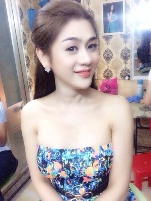 Lâm Chi Khanh không khoe thịt khi ‘đem chuông đánh xứ người’ - Ảnh 1 Lâm Chi Khanh không khoe thịt khi ‘đem chuông đánh xứ người’ - Ảnh 1