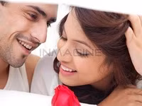 Nên làm gì khi con xem phim “người lớn”?