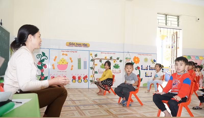 Việc bảo đảm chế độ, quyền lợi giúp giáo viên mầm non hợp đồng theo Nghị định 06 và 09 yên tâm công tác.