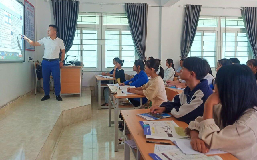 Tiết học của thầy trò Trường DTNT THPT Nậm Nhùn. Tiết học của thầy trò Trường DTNT THPT Nậm Nhùn.