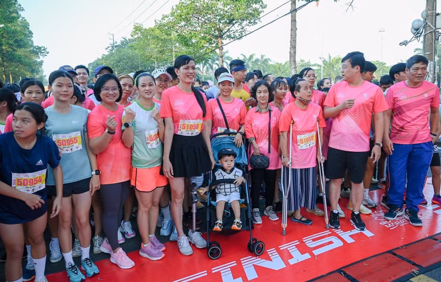 Cô Minh Tâm truyền nghị lực qua các giải chạy thể thao.